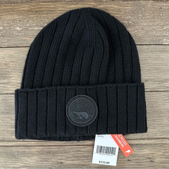 NWT The Recycled Planet Unisex Black Recycled Cashmere wool Beanie Hat New Warm - Picture 1 of 7